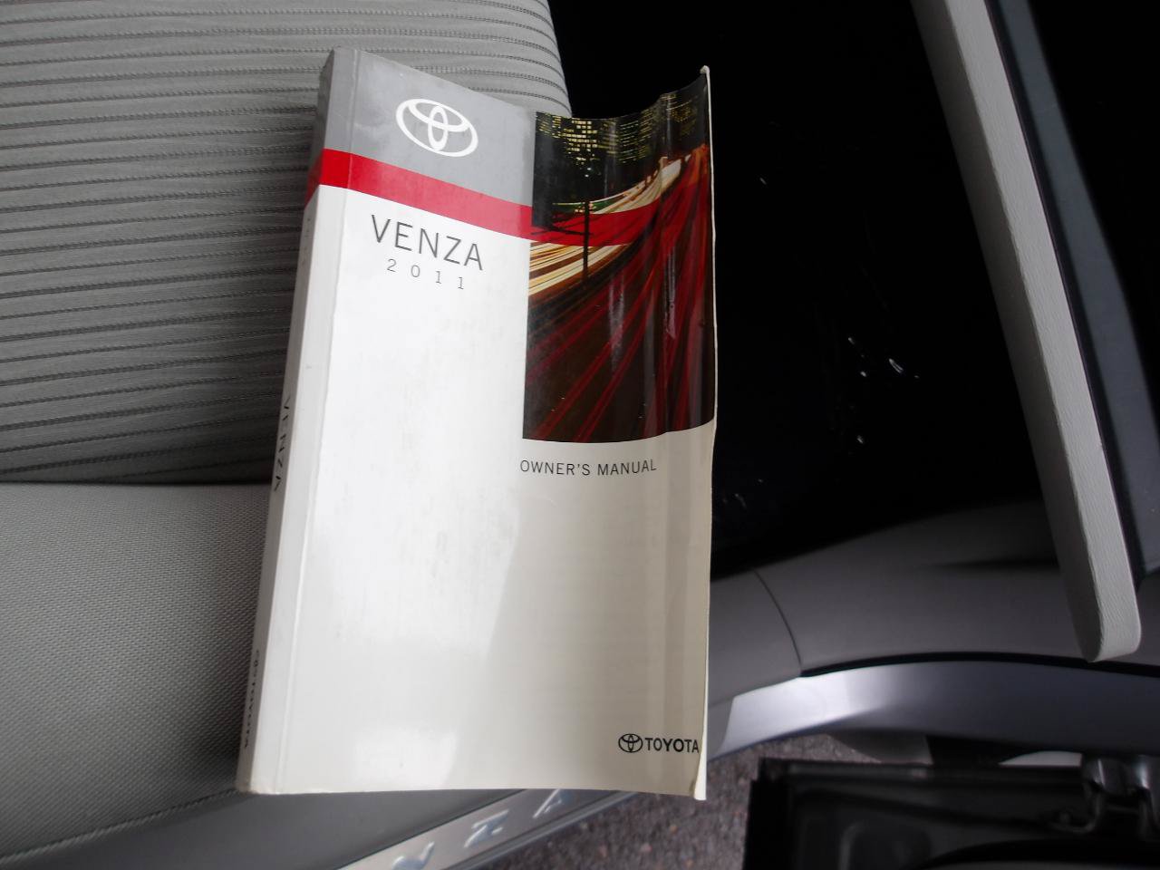 Used 2011 Toyota Venza FWD image 24