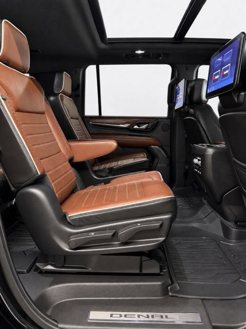 Used 2023 GMC Yukon XL Denali Ultimate w/ LPO, Floor Liner Package AWD/4WD image 20