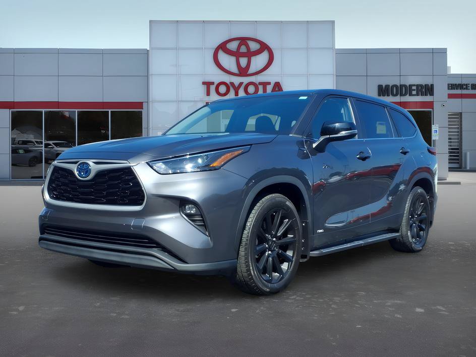 Used 2023 Toyota Highlander LE AWD/4WD image 1