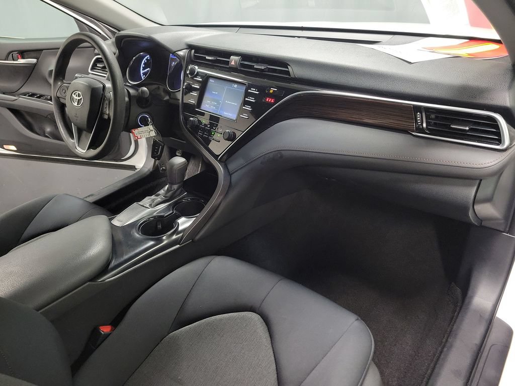 Used 2018 Toyota Camry LE FWD image 26