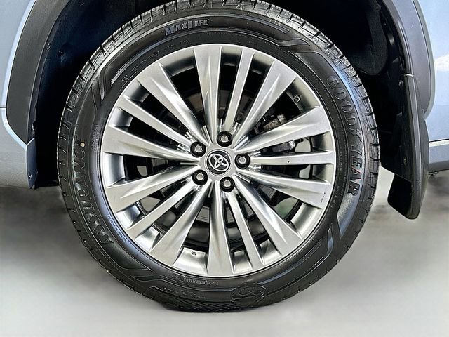 Used 2022 Toyota Highlander Platinum AWD/4WD image 35