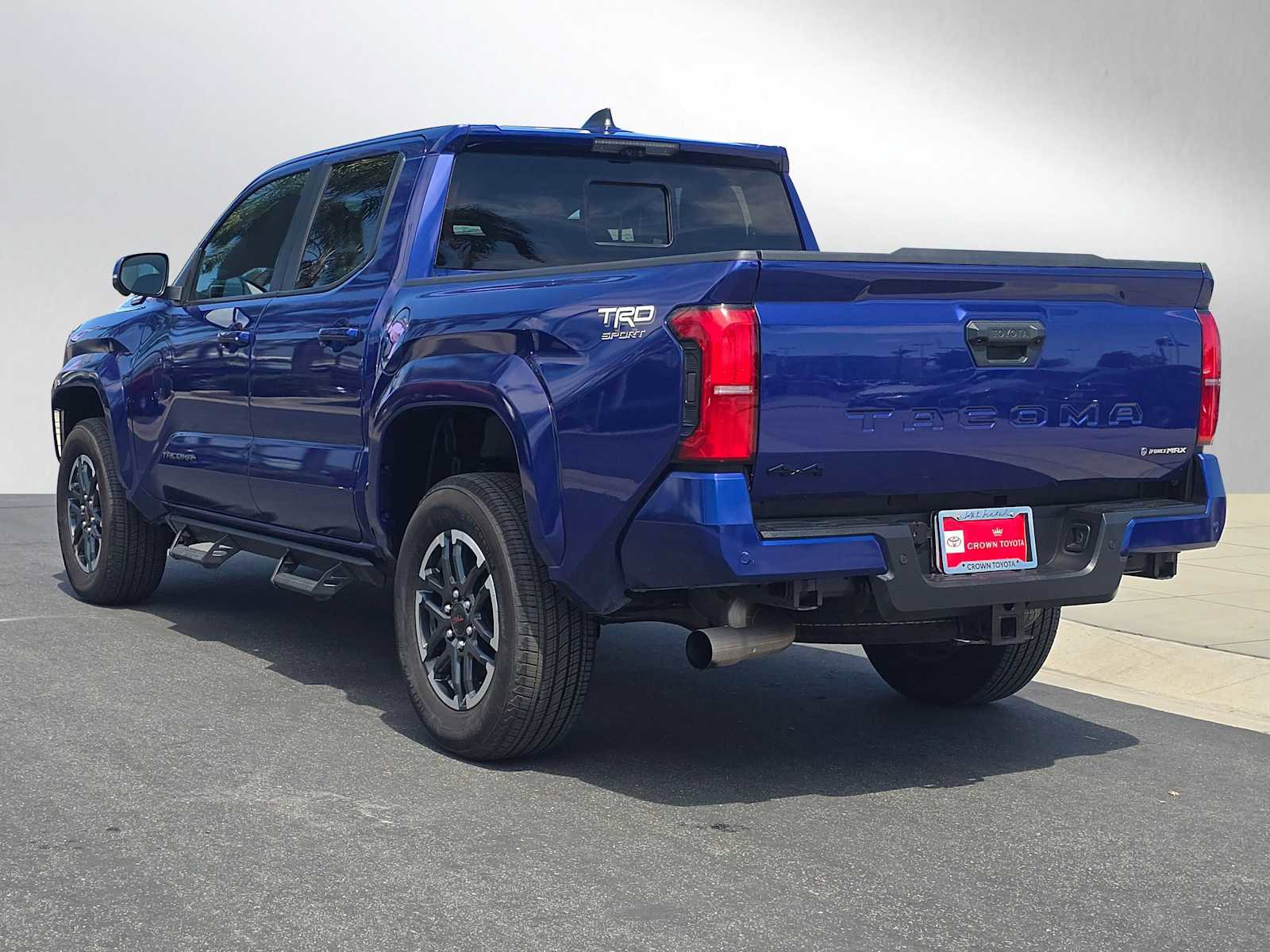 Certified 2025 Toyota Tacoma TRD Sport w/ TRD Sport Premium Package AWD/4WD image 5
