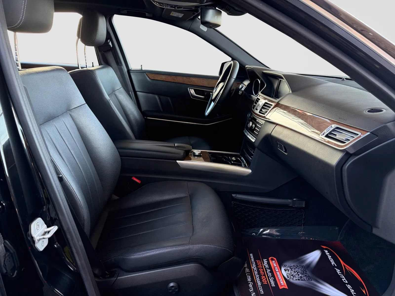 Used 2014 Mercedes-Benz E 550 4MATIC Sedan image 20
