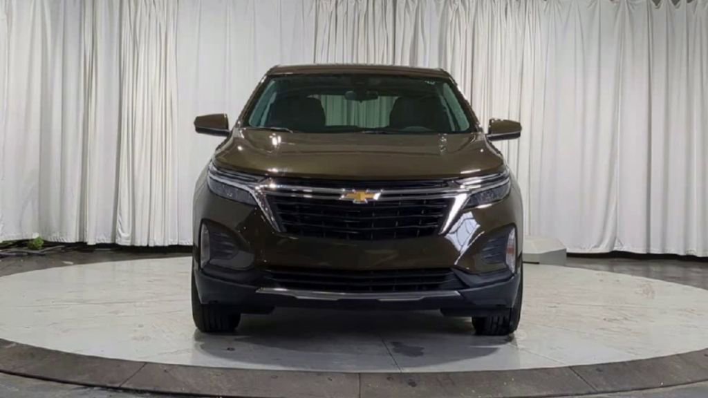 Used 2023 Chevrolet Equinox LT FWD image 3