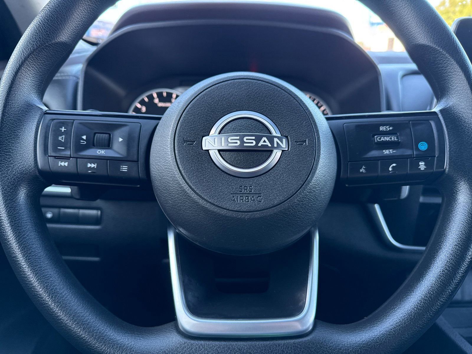 Used 2023 Nissan Rogue SV image 25