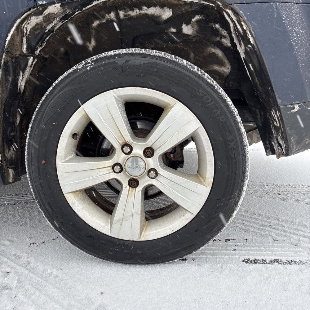 Used 2016 Jeep Patriot Latitude w/ Sun/Sound Group image 16