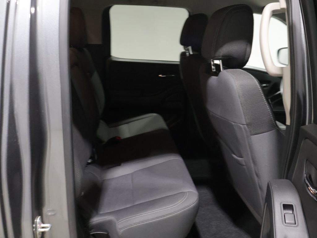 Used 2024 Nissan Frontier SV AWD/4WD image 19