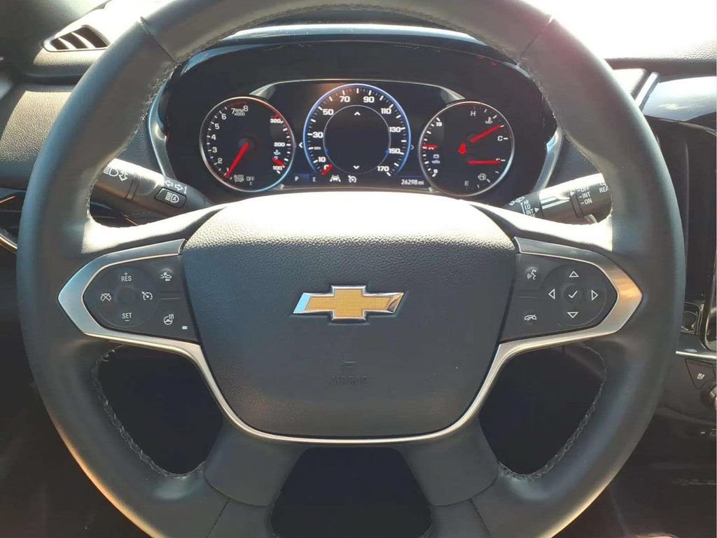 Used 2023 Chevrolet Traverse High Country AWD/4WD image 13
