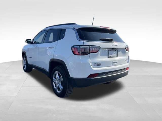 Used 2023 Jeep Compass Latitude image 5