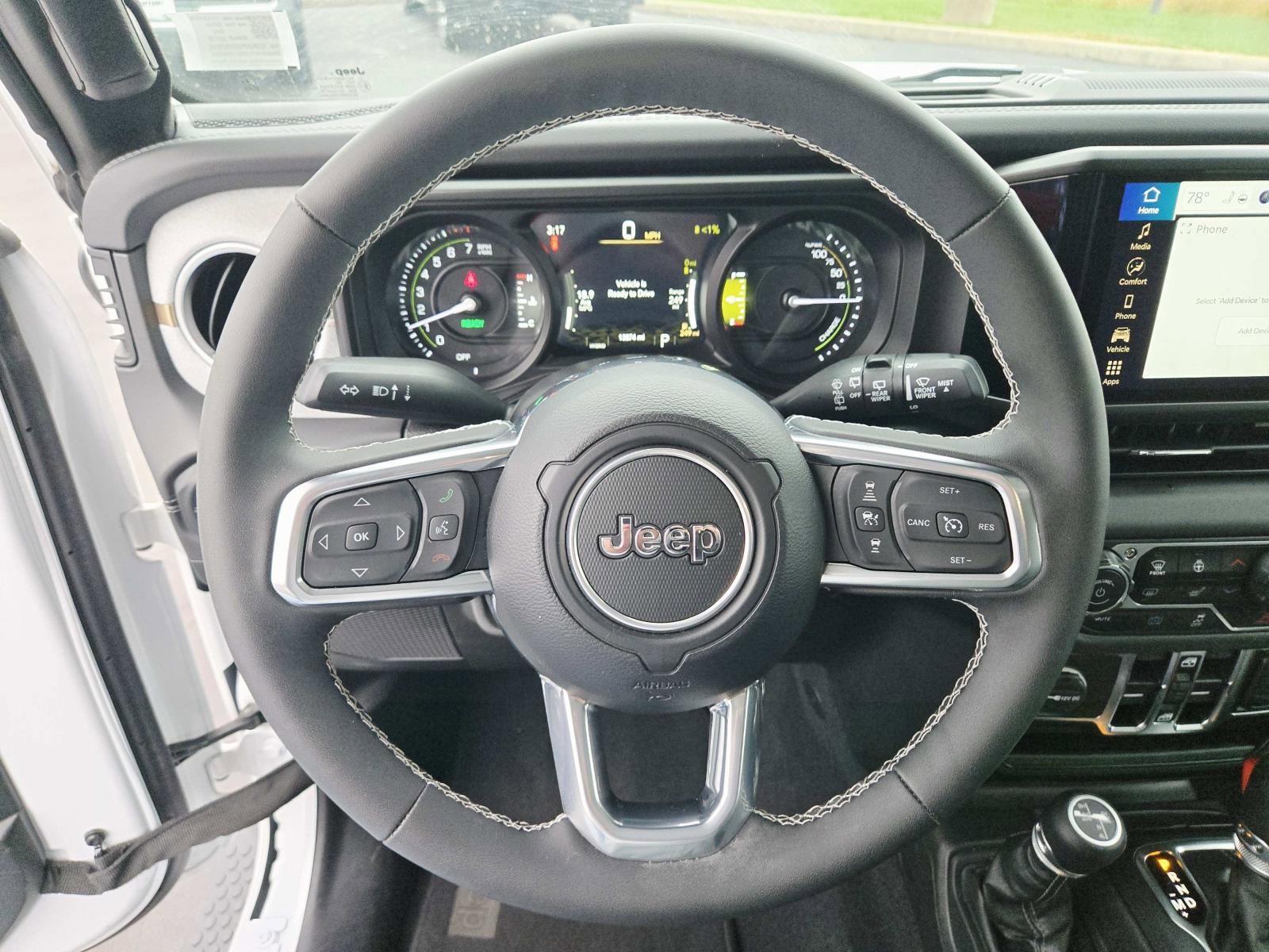 Used 2025 Jeep Wrangler Sahara AWD/4WD image 23