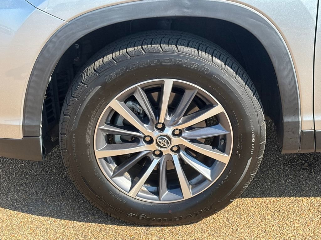 Used 2019 Toyota Highlander XLE image 27