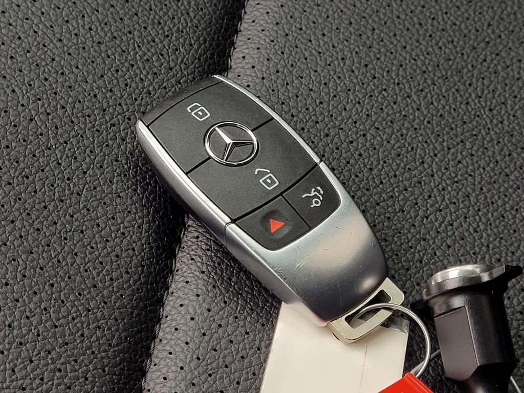 Used 2021 Mercedes-Benz GLE 350 4MATIC image 24