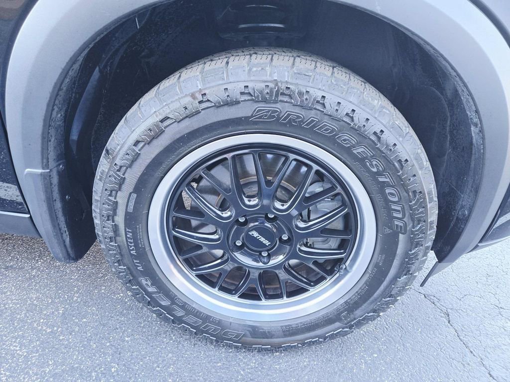 Used 2023 Nissan Pathfinder SL w/ Black Appearance Package image 18