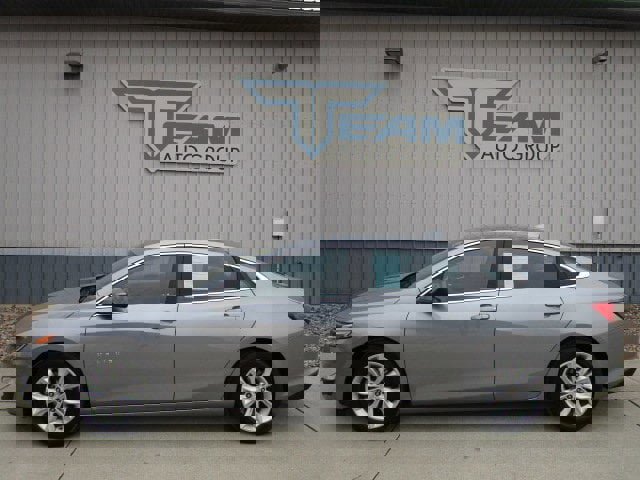 Used 2023 Chevrolet Malibu LT w/ Driver Confidence Package image 4