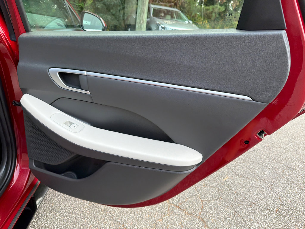 Used 2025 Hyundai Sonata SEL FWD image 16