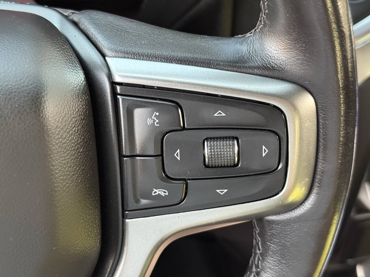 Used 2021 Chevrolet Silverado 1500 LT AWD/4WD image 23
