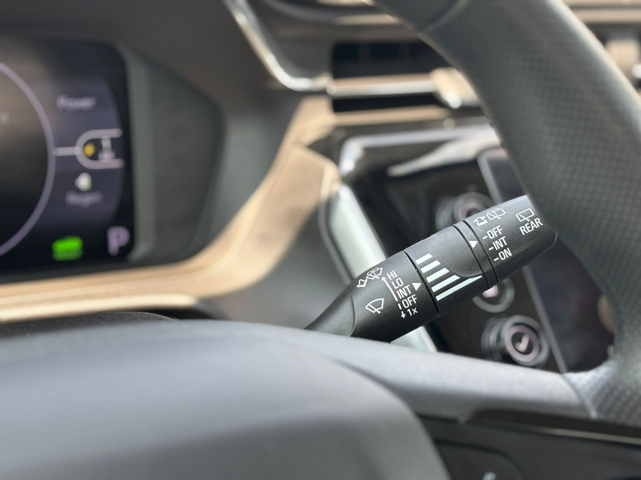 Used 2023 Chevrolet Bolt EUV LT image 27