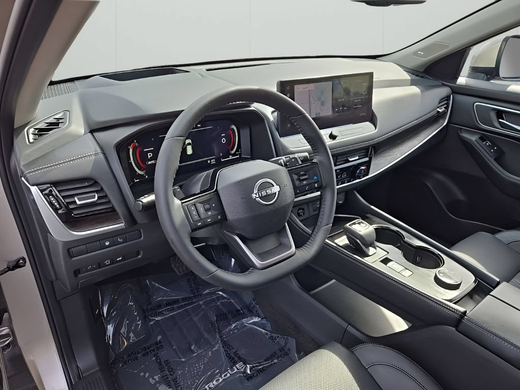 Used 2026 Nissan Rogue Platinum w/ Platinum Premium Package AWD/4WD image 11