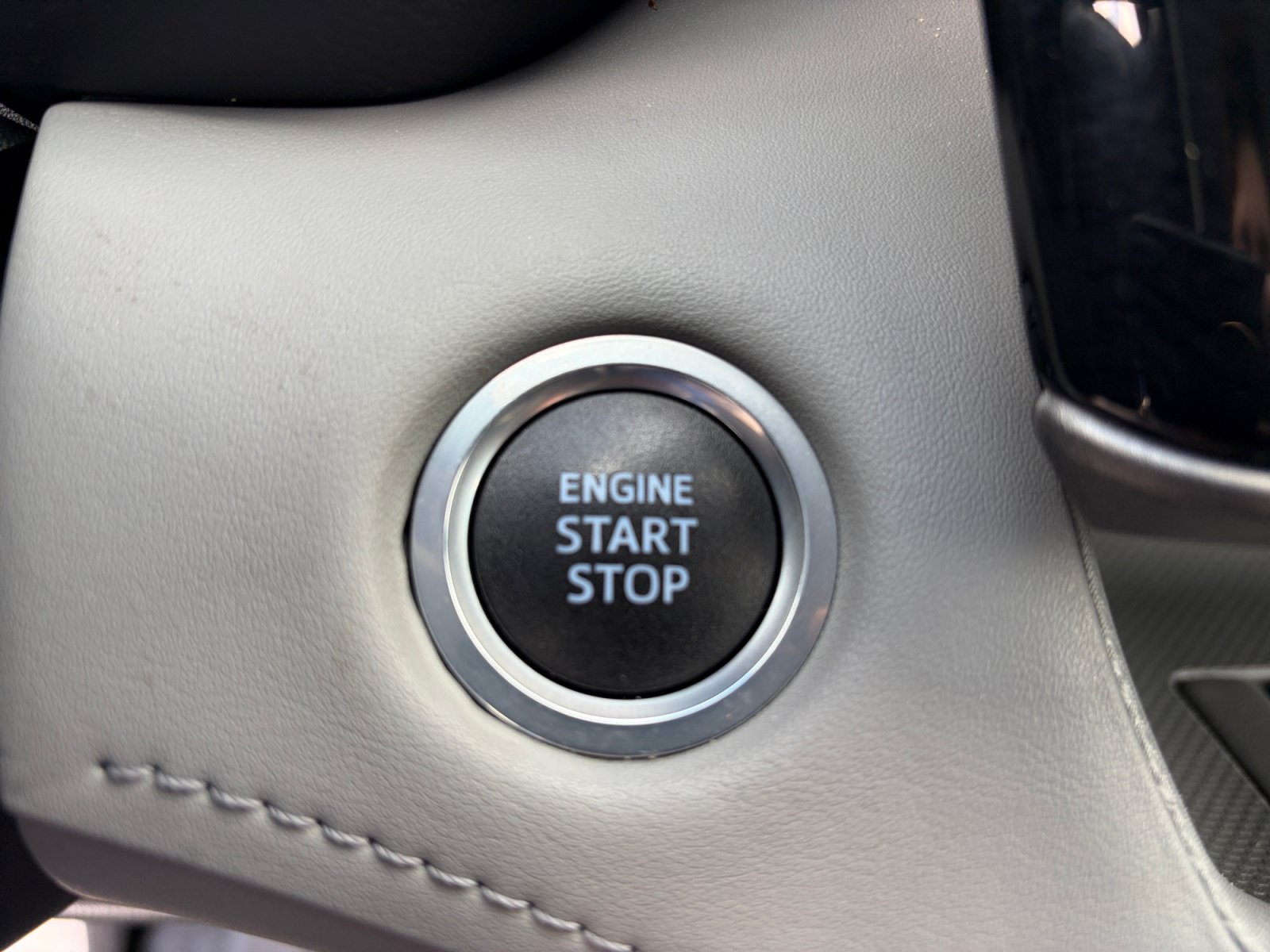 Used 2021 Toyota Highlander XLE AWD/4WD image 20