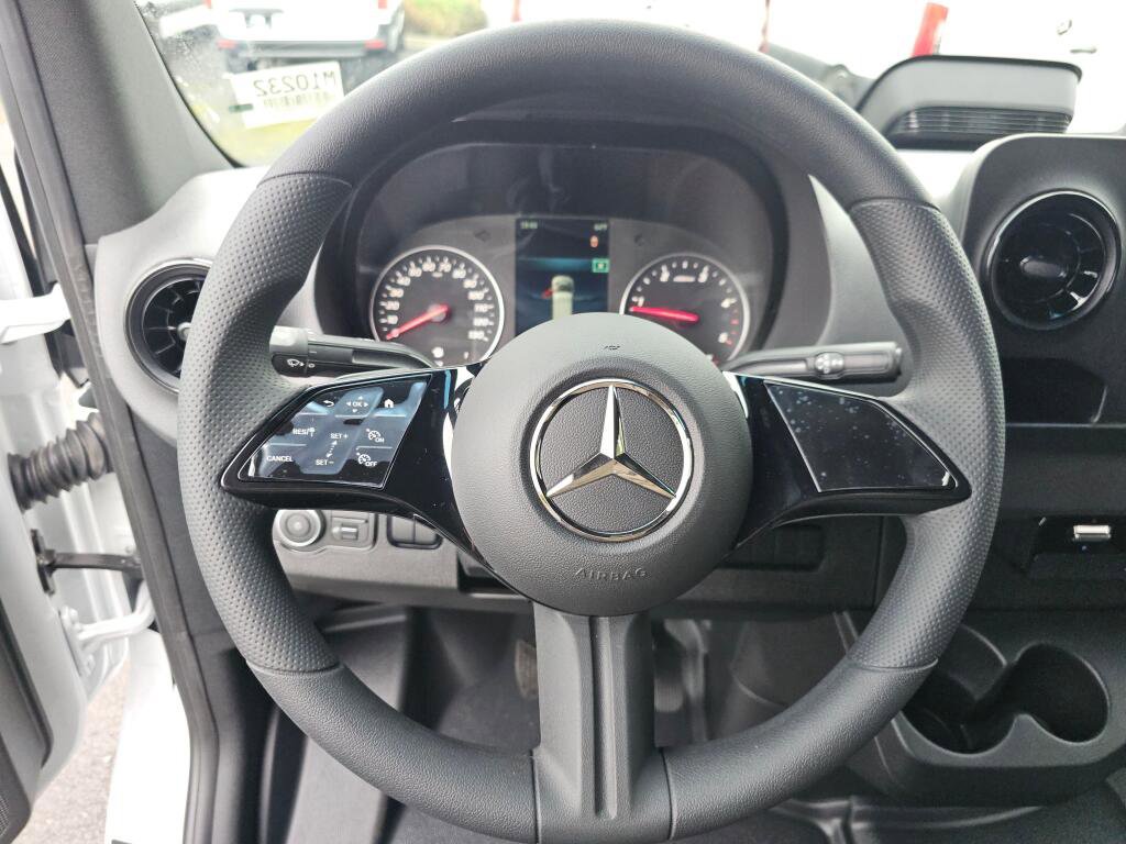 New 2025 Mercedes-Benz Sprinter 2500 image 24