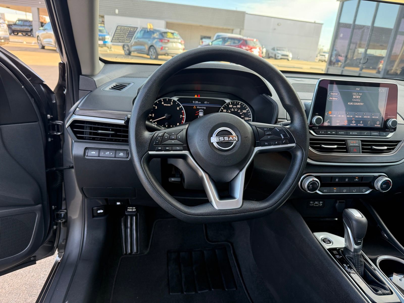 Used 2024 Nissan Altima 2.5 SV image 12