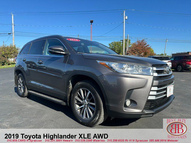 Used 2019 Toyota Highlander XLE image 1