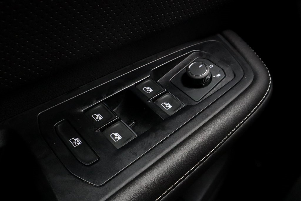 Used 2025 Volkswagen Atlas Cross Sport SE image 26