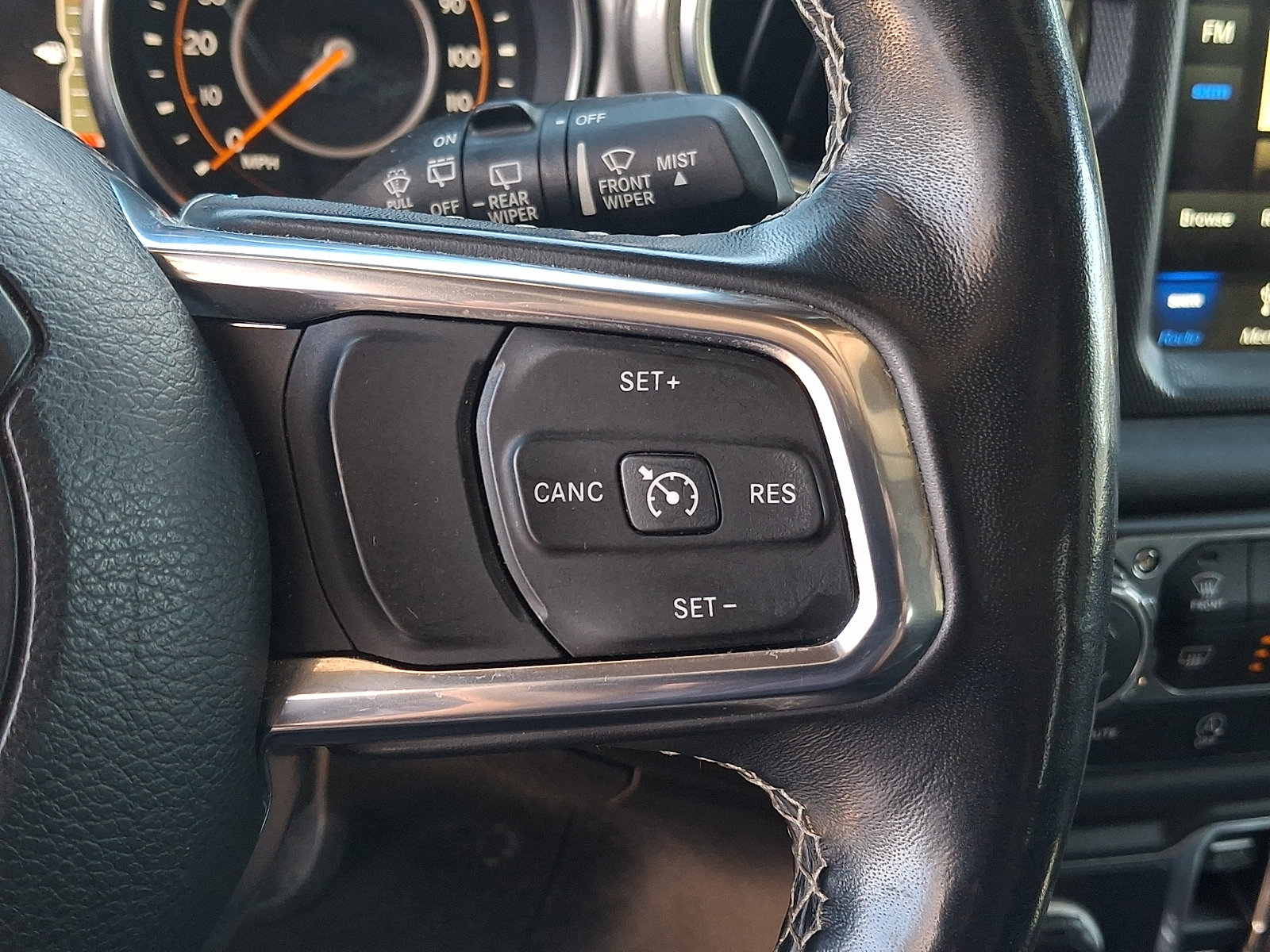 Used 2018 Jeep Wrangler Unlimited Sahara AWD/4WD image 22