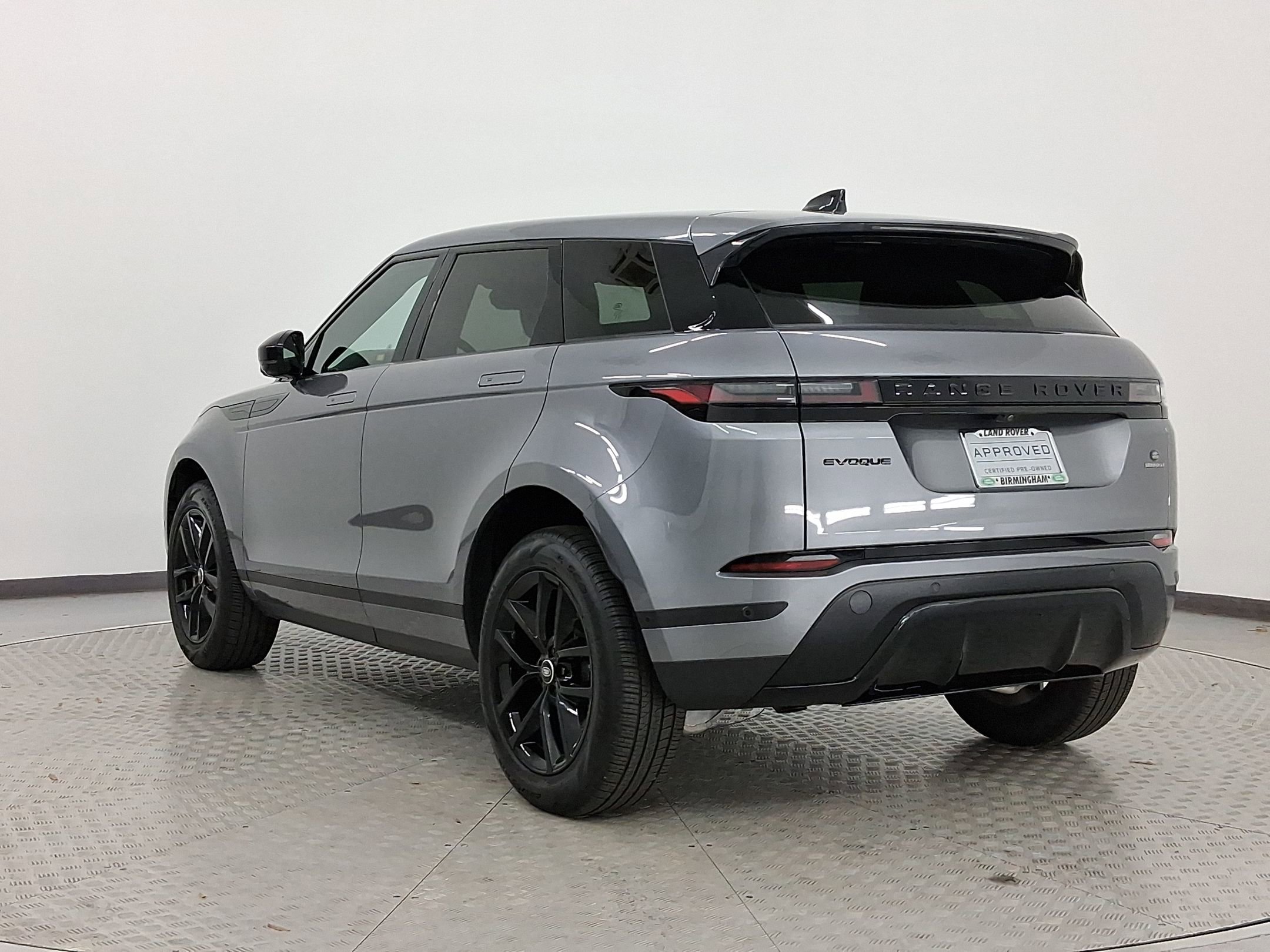 Used 2025 Land Rover Range Rover Evoque S image 3