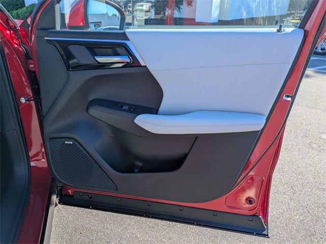 New 2025 Mitsubishi Outlander SE image 32