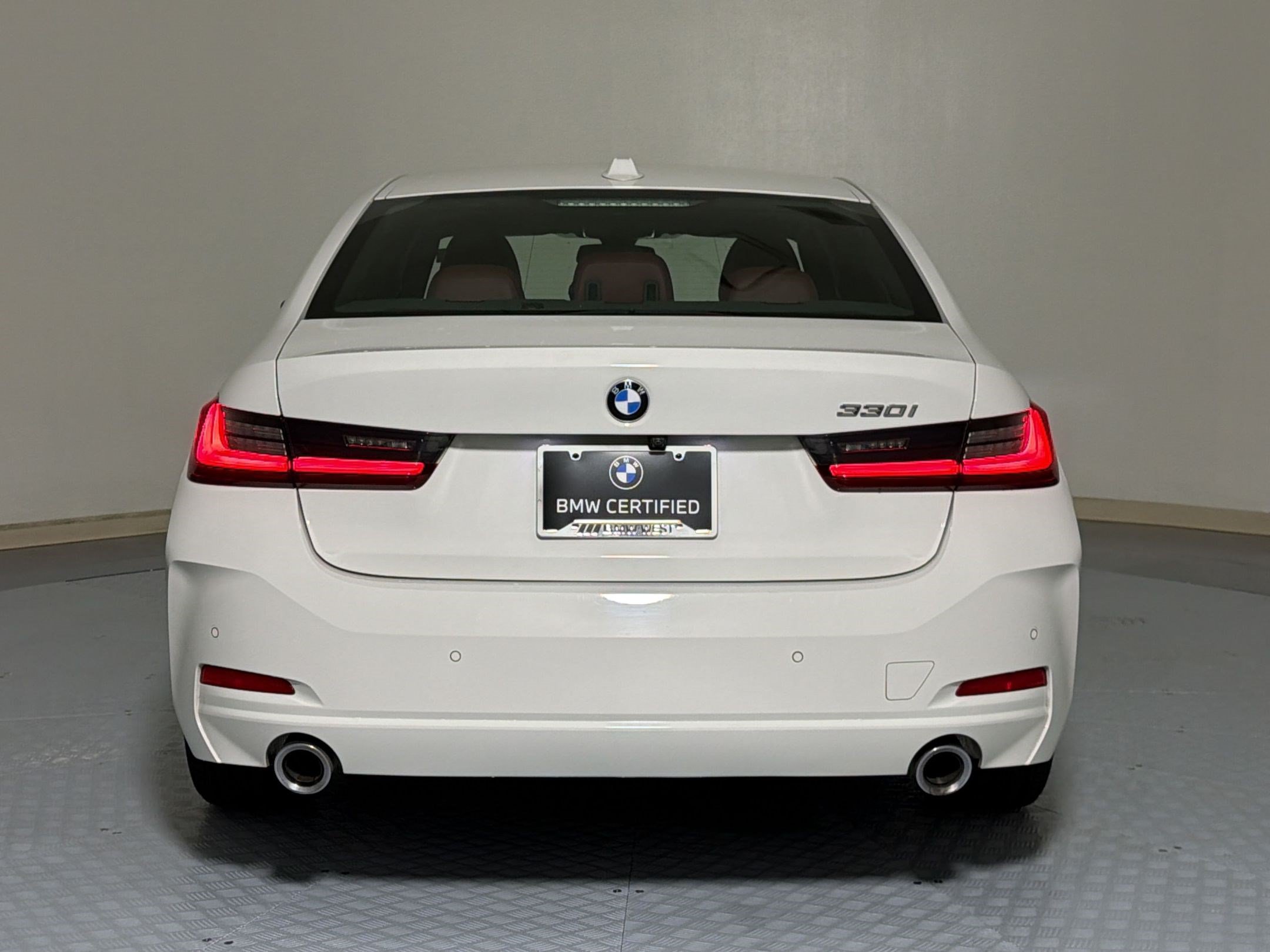 Certified 2023 BMW 330i Sedan w/ Driving Assistance Package RWD image 9