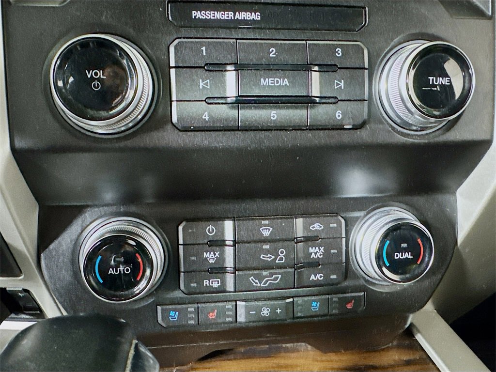 Used 2019 Ford F150 Lariat w/ Equipment Group 502A Luxury image 19