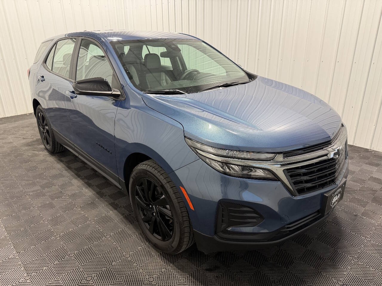 Used 2024 Chevrolet Equinox LS w/ Sport Edition AWD/4WD image 3