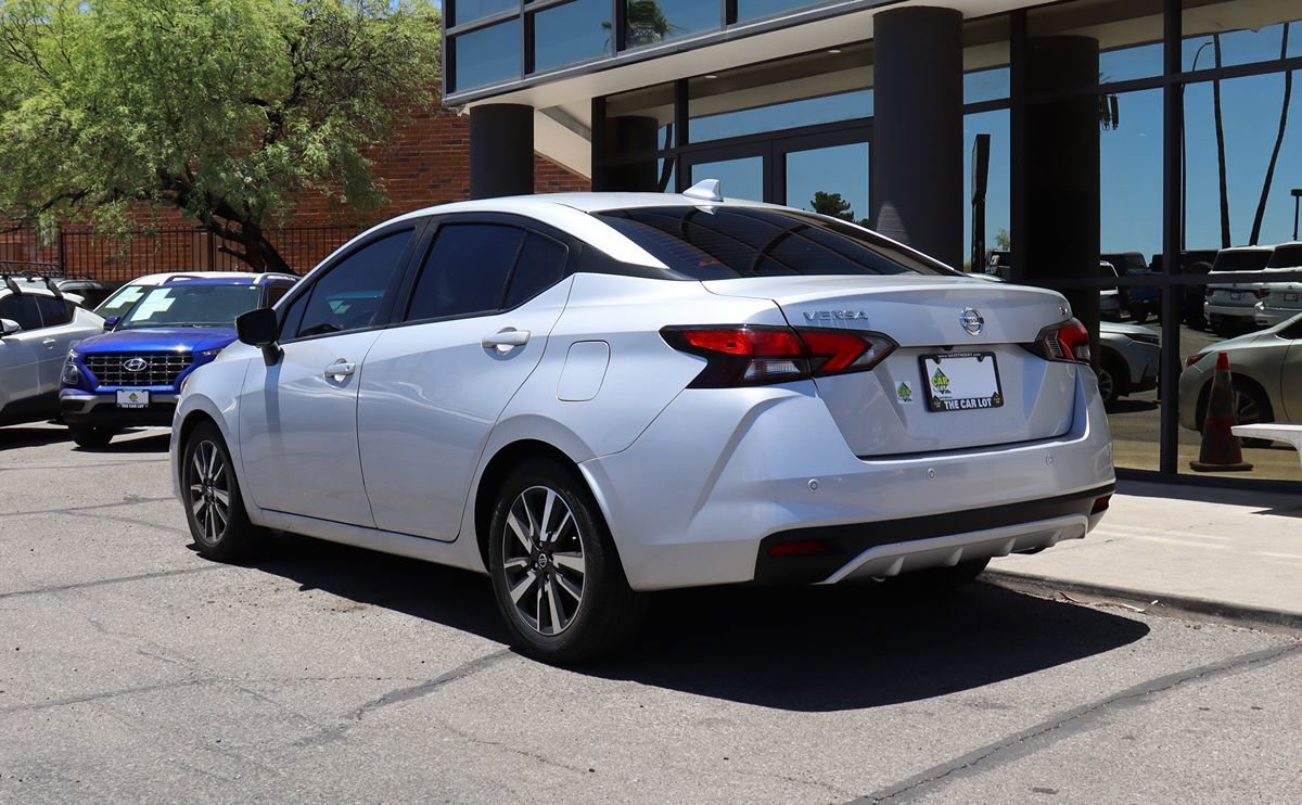 Used 2021 Nissan Versa SV FWD image 9