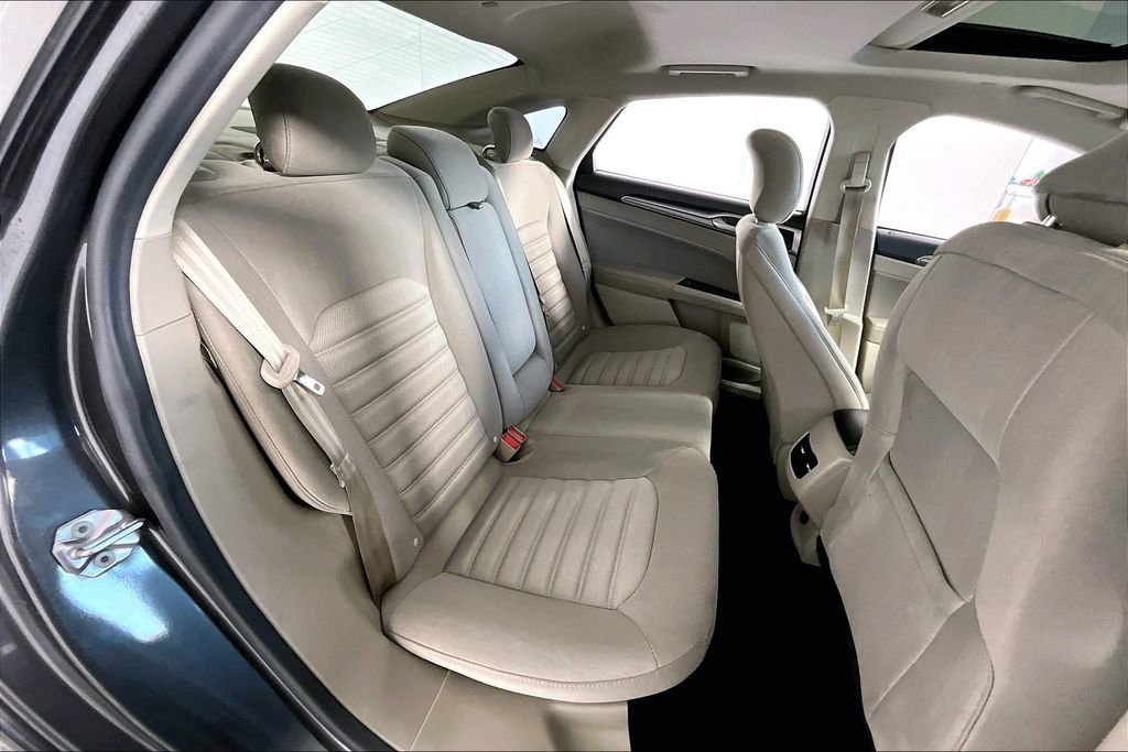 Used 2019 Ford Fusion SE image 27