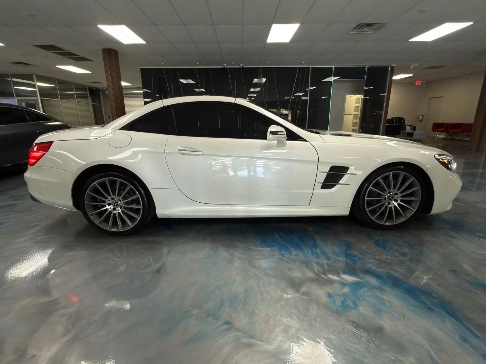 Used 2017 Mercedes-Benz SL 450 image 8