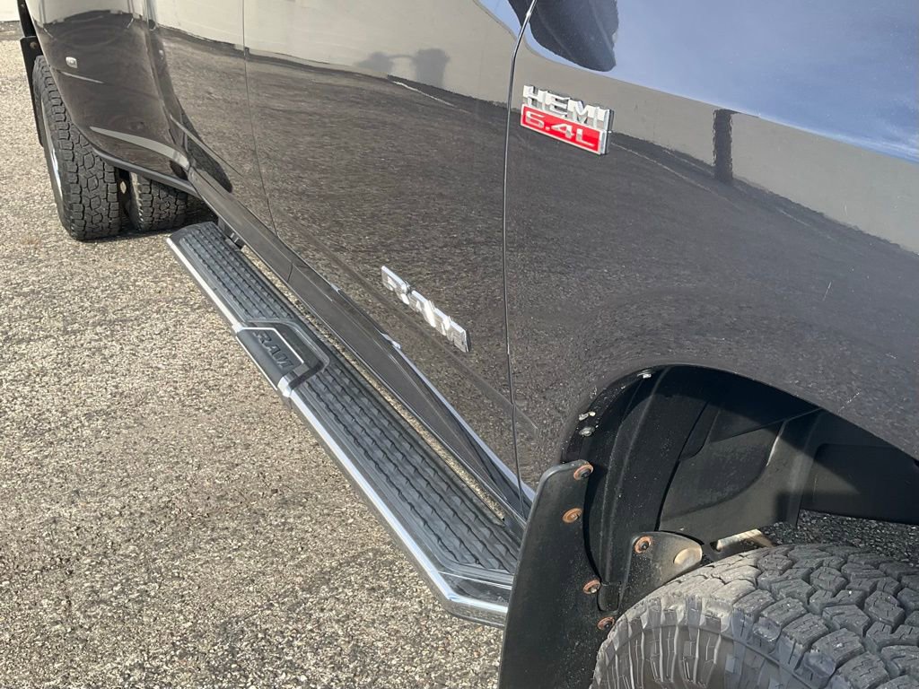 Used 2019 RAM 3500 Tradesman w/ Chrome Appearance Group image 14