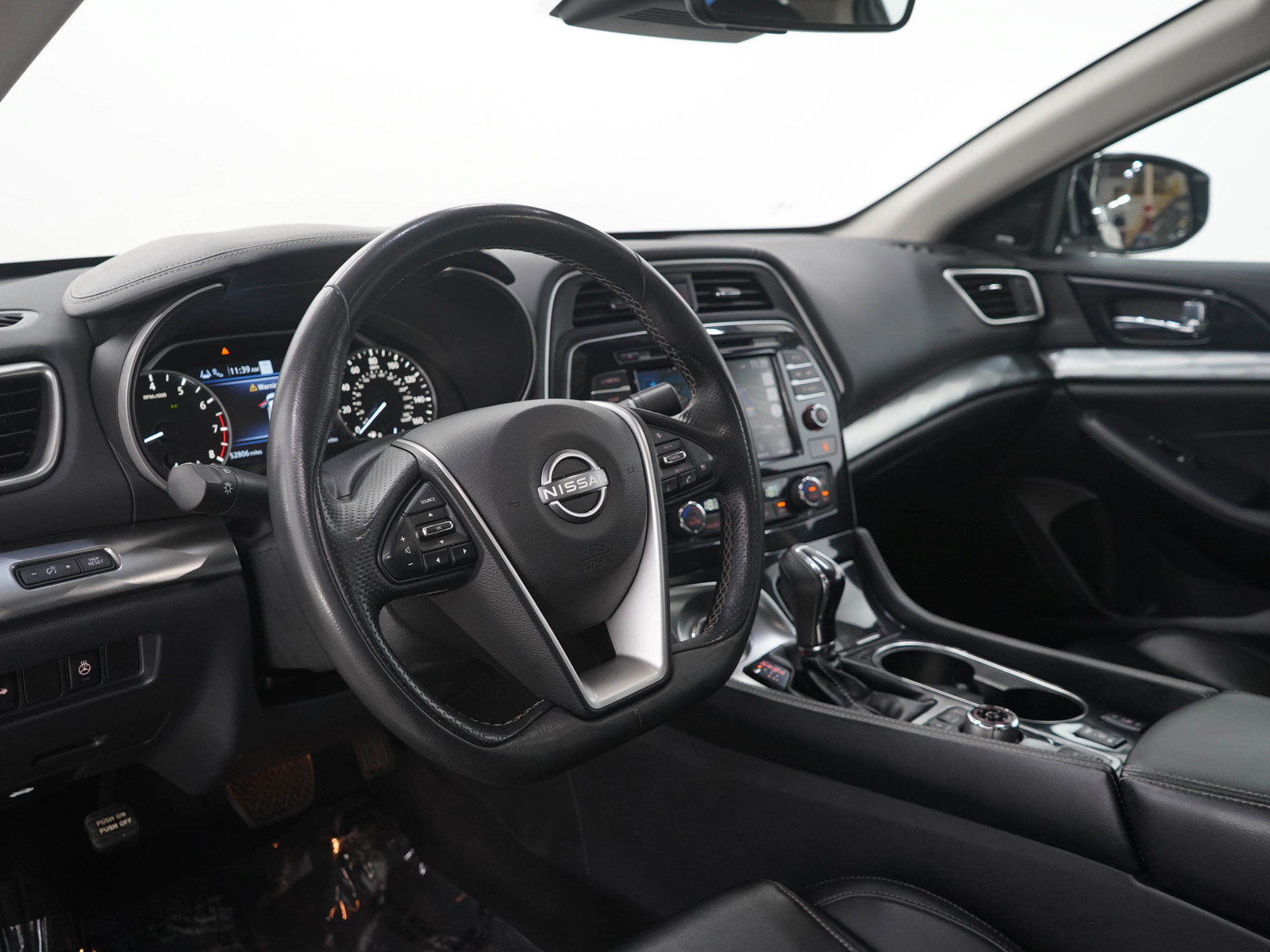 Used 2023 Nissan Maxima SL FWD image 23