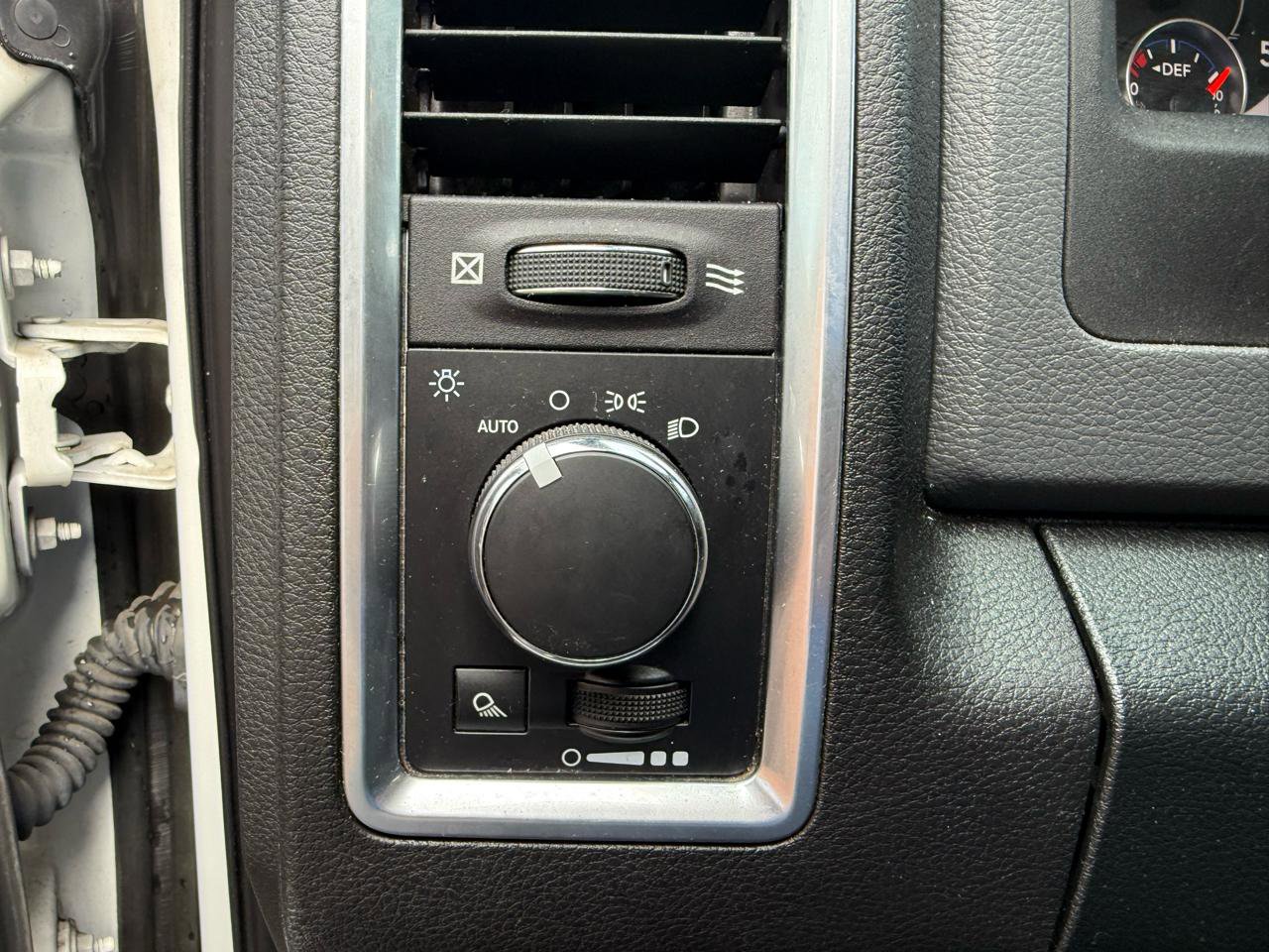 Used 2018 RAM 2500 SLT image 15