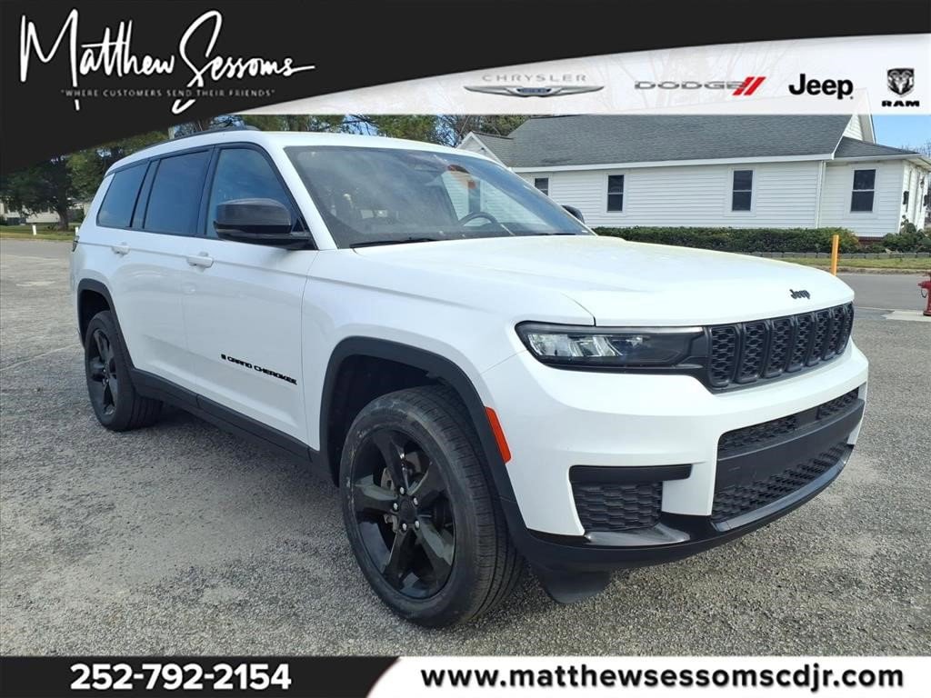 Used 2023 Jeep Grand Cherokee L Laredo RWD image 1