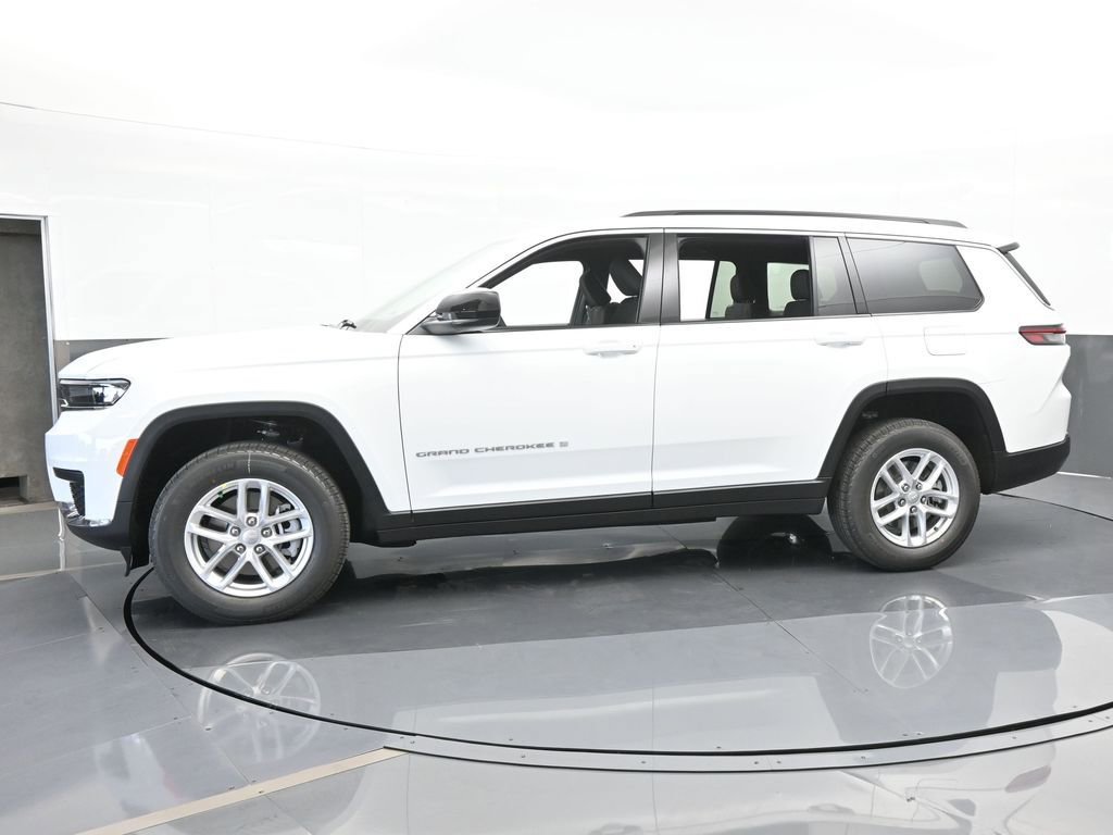 Used 2024 Jeep Grand Cherokee L Laredo w/ Luxury Tech Group I image 2