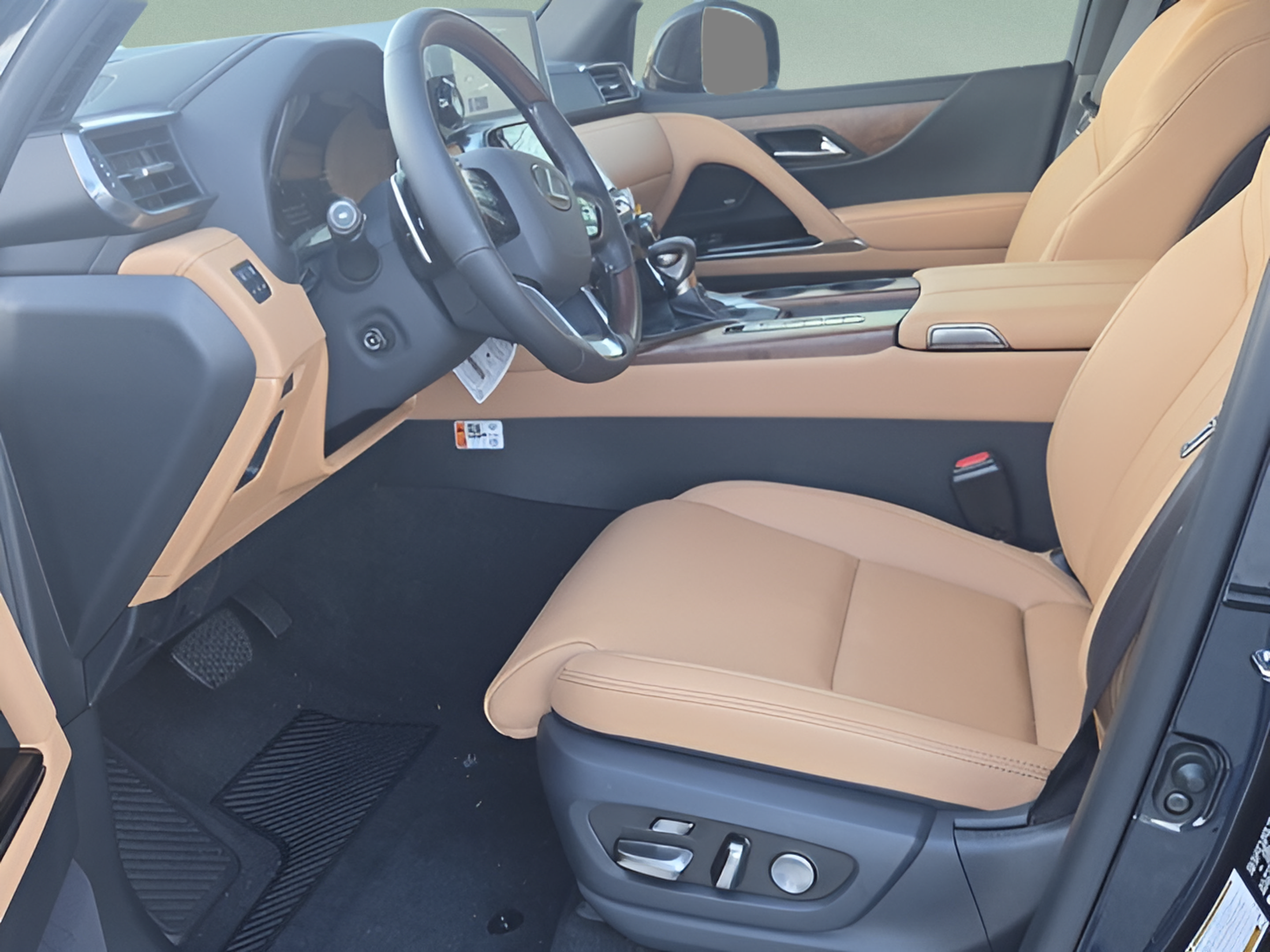 New 2026 Lexus LX 600 4WD w/ Accessory Package (Z1) image 10