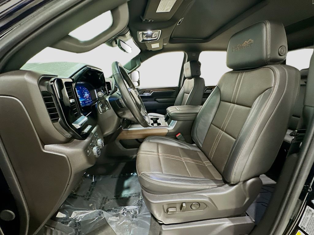Used 2024 Chevrolet Silverado 3500 High Country w/ High Country Premium Package image 22
