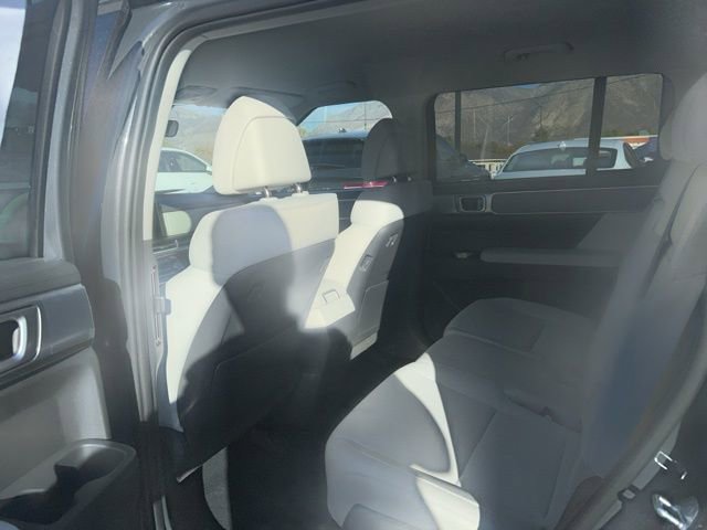 New 2026 Hyundai Santa Fe SE image 11