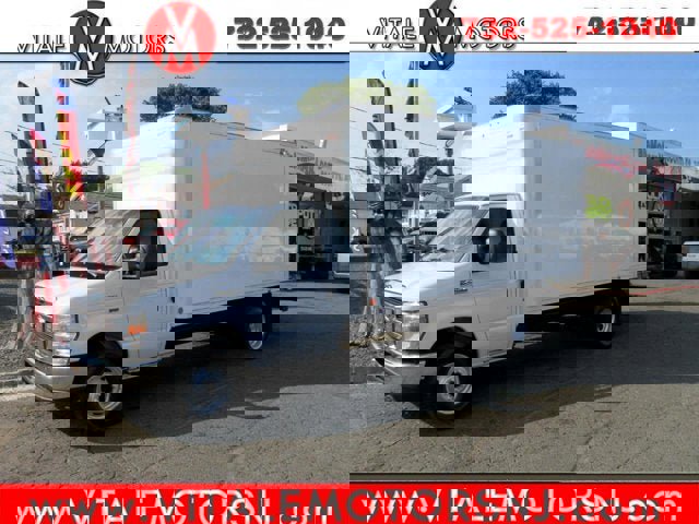 Used 2019 Ford E-450 and Econoline 450 Super Duty w/ Exterior Upgrade Package RWD image 1