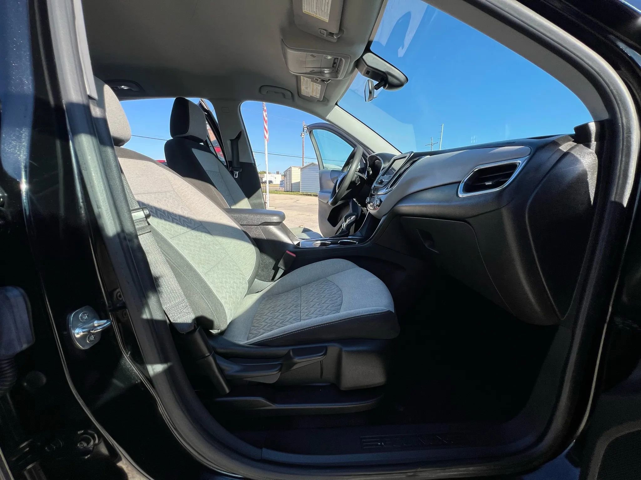 Used 2023 Chevrolet Equinox LS w/ LS Convenience Package image 20