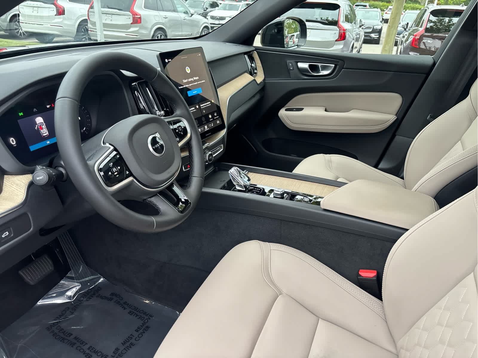 Used 2026 Volvo XC60 B5 Plus AWD/4WD image 18