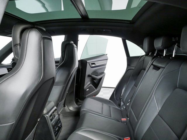 Certified 2025 Porsche Macan Electric RWD image 22