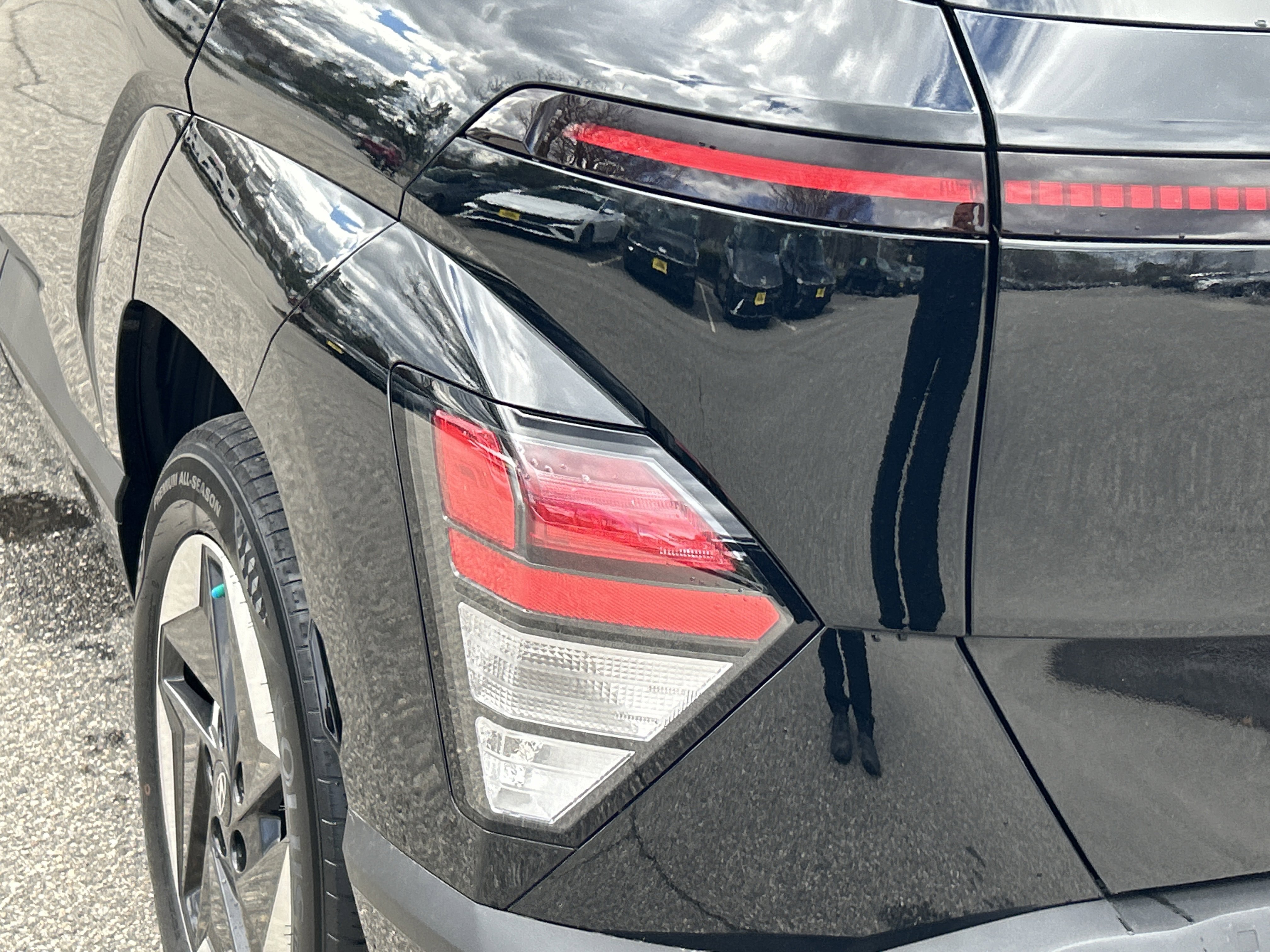 Used 2024 Hyundai Kona SEL FWD image 11