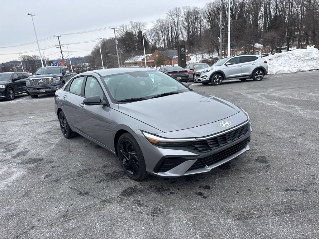 New 2026 Hyundai Elantra SEL FWD image 2